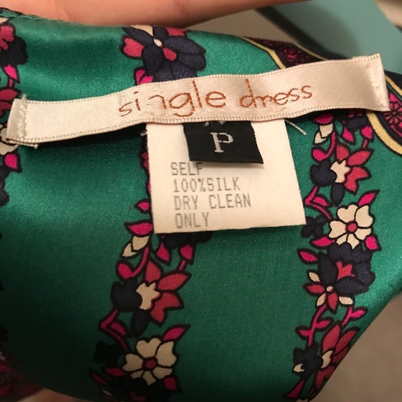 Silk dress - Picture 4 of 5